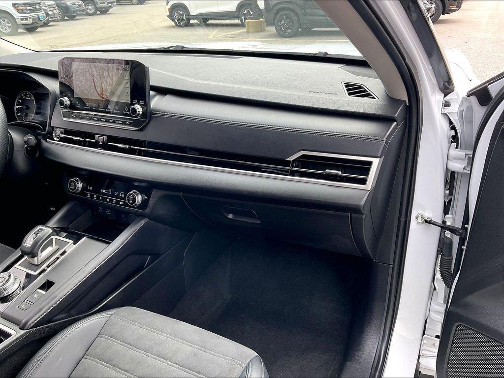 used 2024 Mitsubishi Outlander car, priced at $23,128