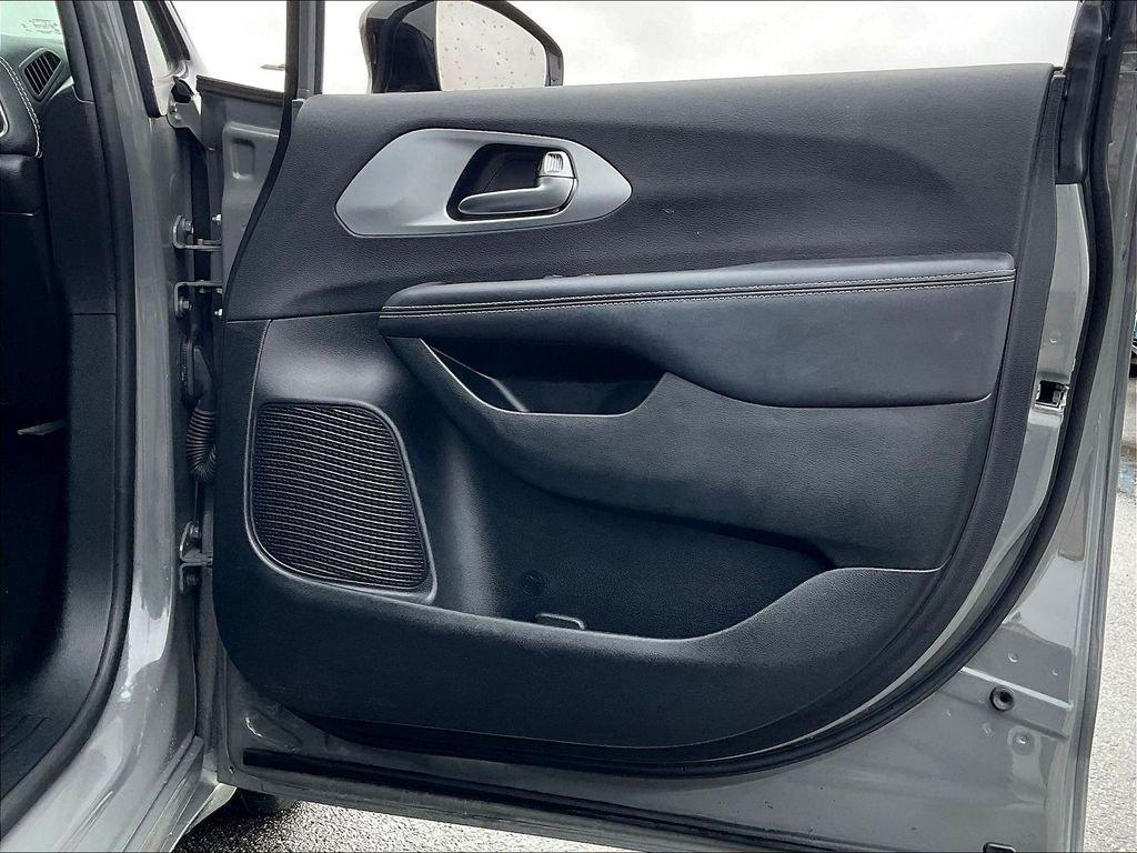 used 2025 Chrysler Pacifica car, priced at $34,956