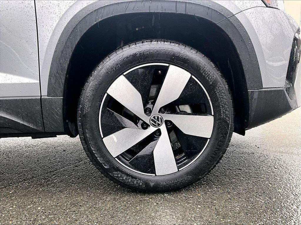 used 2025 Volkswagen Taos car