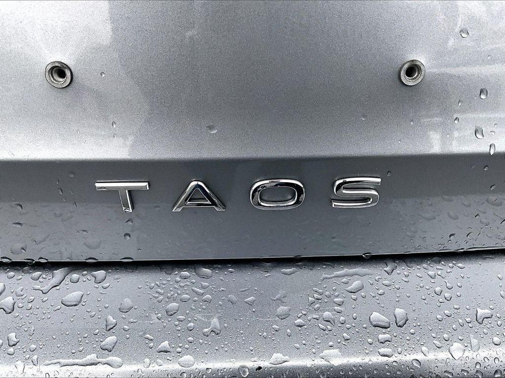 used 2025 Volkswagen Taos car