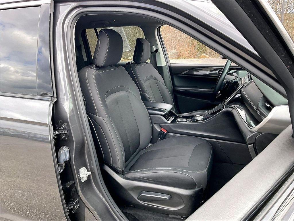 used 2022 Jeep Grand Cherokee car, priced at $25,383