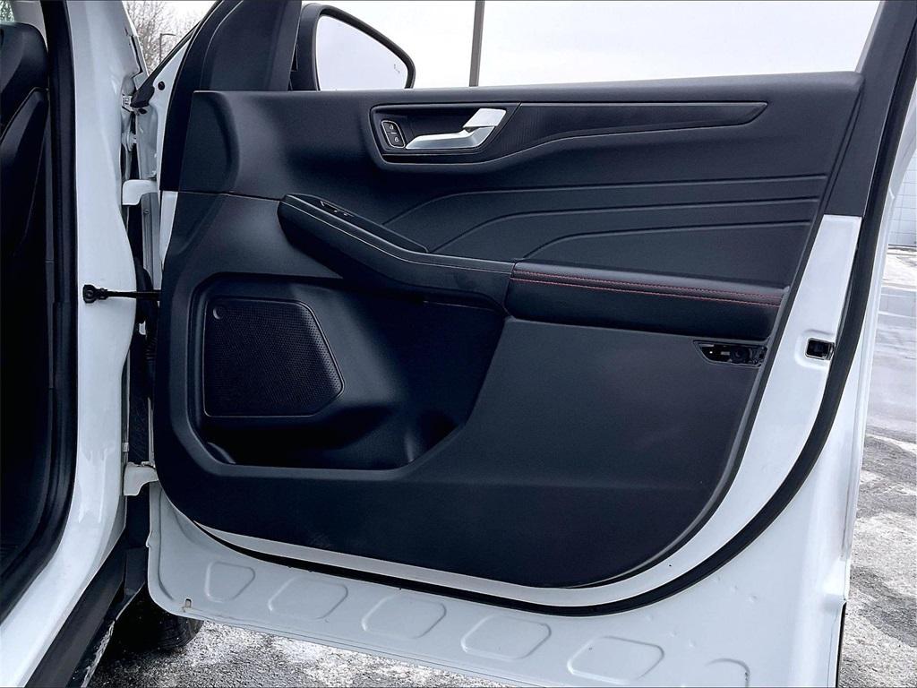 used 2022 Ford Escape car, priced at $21,923