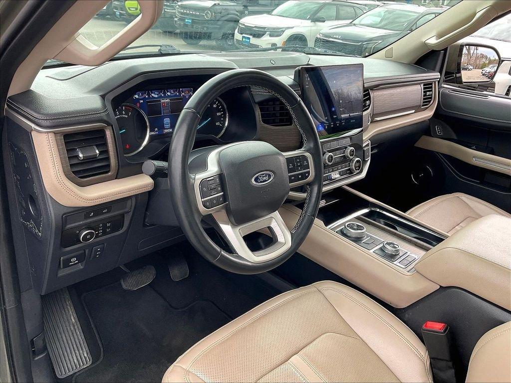 used 2024 Ford Expedition car, priced at $42,026