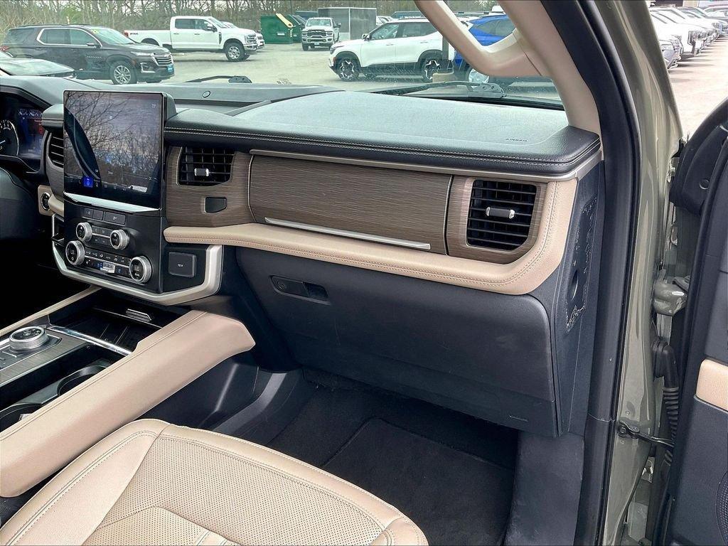 used 2024 Ford Expedition car, priced at $42,026