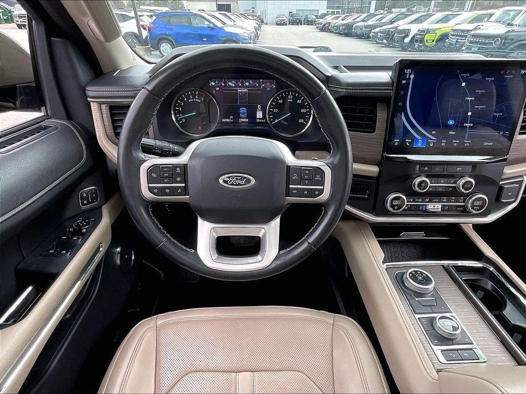 used 2024 Ford Expedition car, priced at $42,026