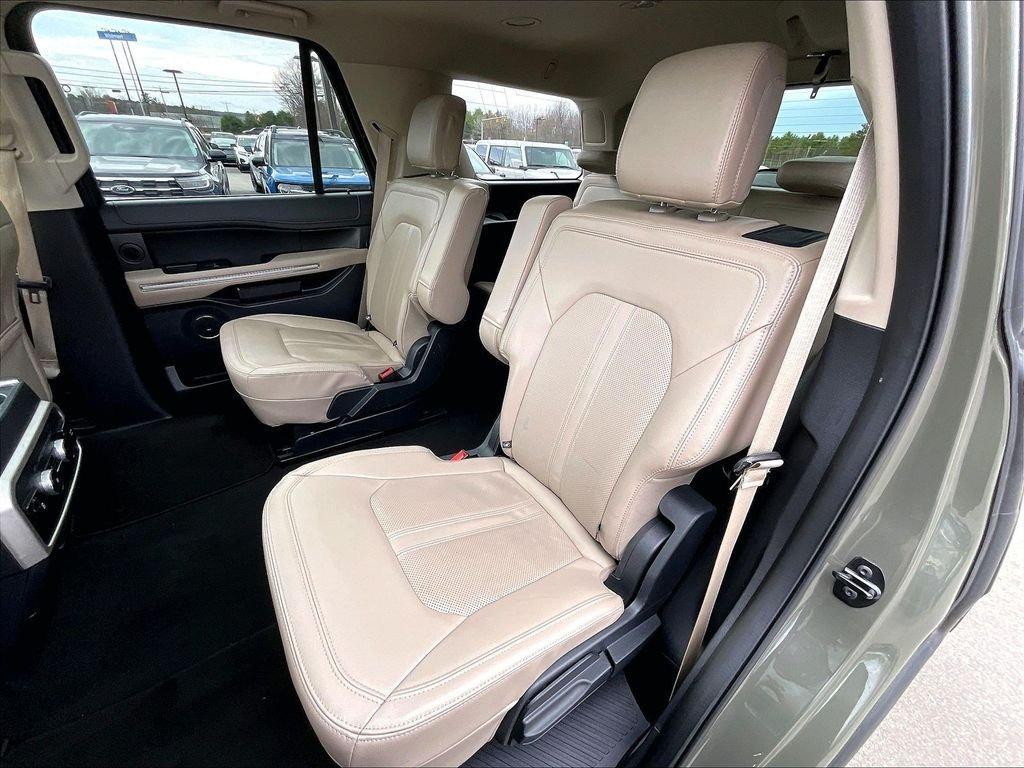 used 2024 Ford Expedition car, priced at $42,026