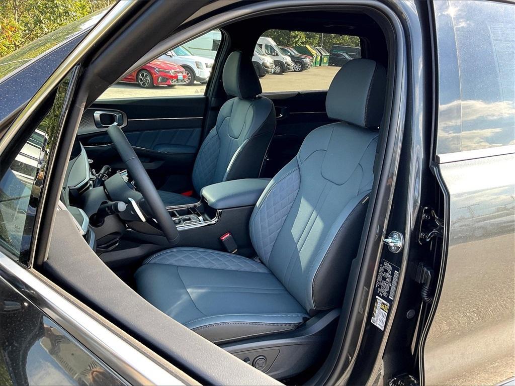 new 2025 Kia Sorento Hybrid car, priced at $42,357