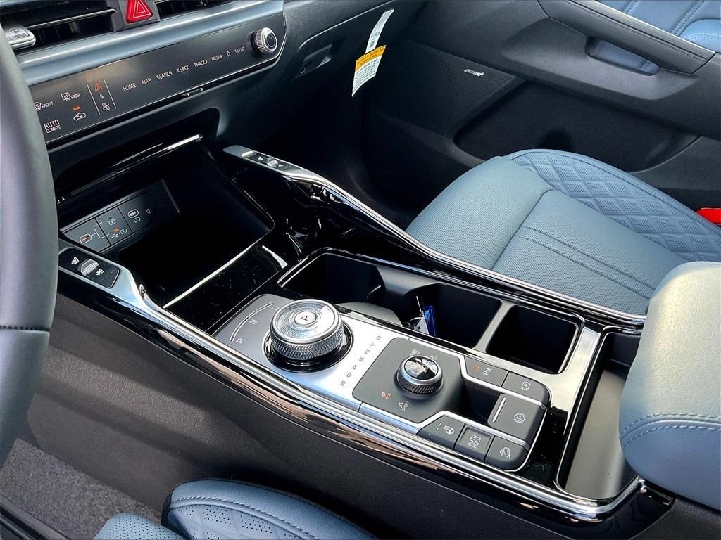 new 2025 Kia Sorento Hybrid car, priced at $42,357
