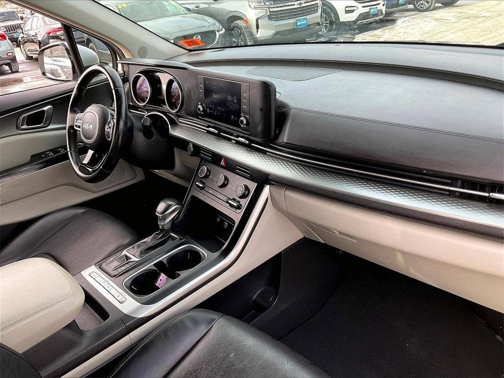 used 2022 Kia Carnival car, priced at $23,953