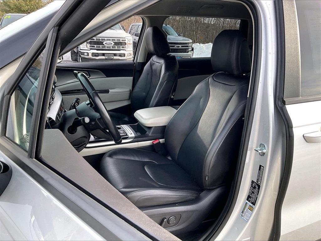 used 2022 Kia Carnival car, priced at $23,953