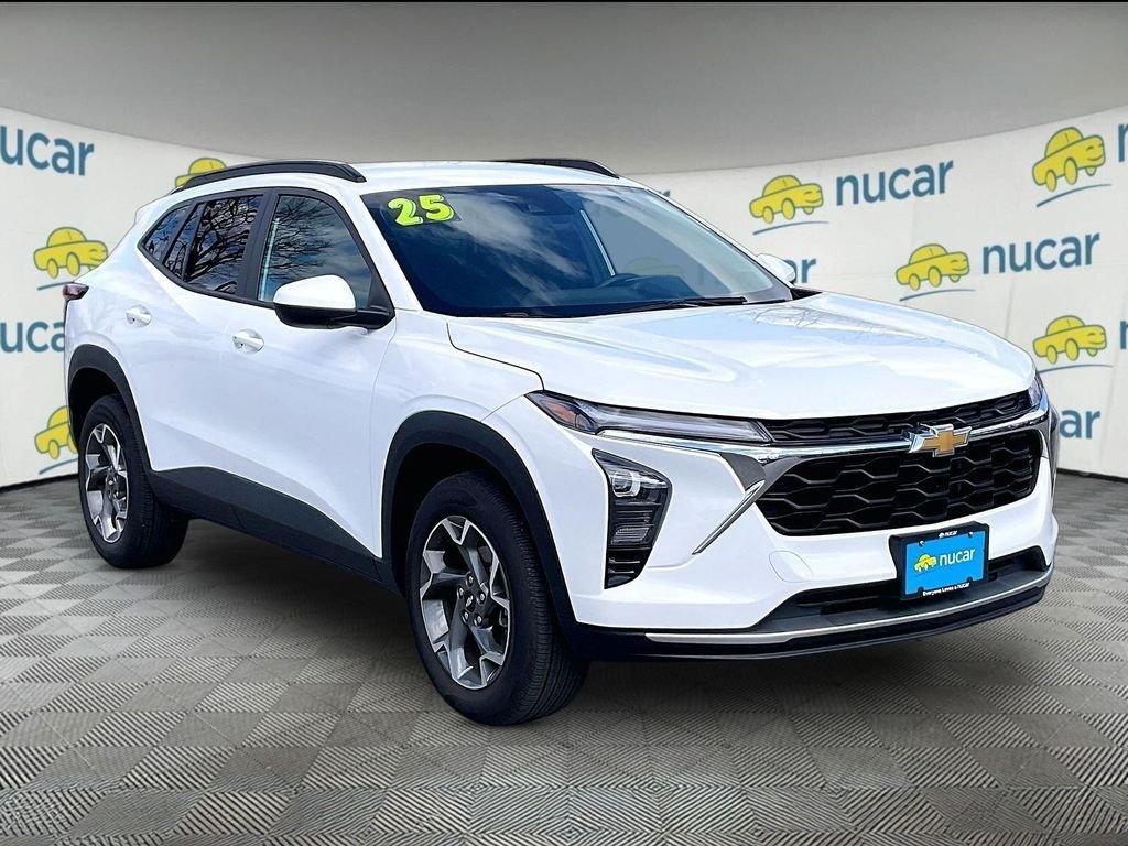 used 2025 Chevrolet Trax car, priced at $21,436