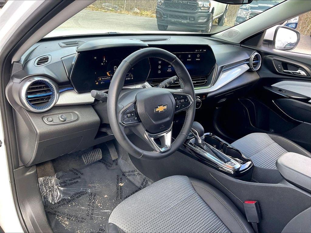 used 2025 Chevrolet Trax car, priced at $21,436