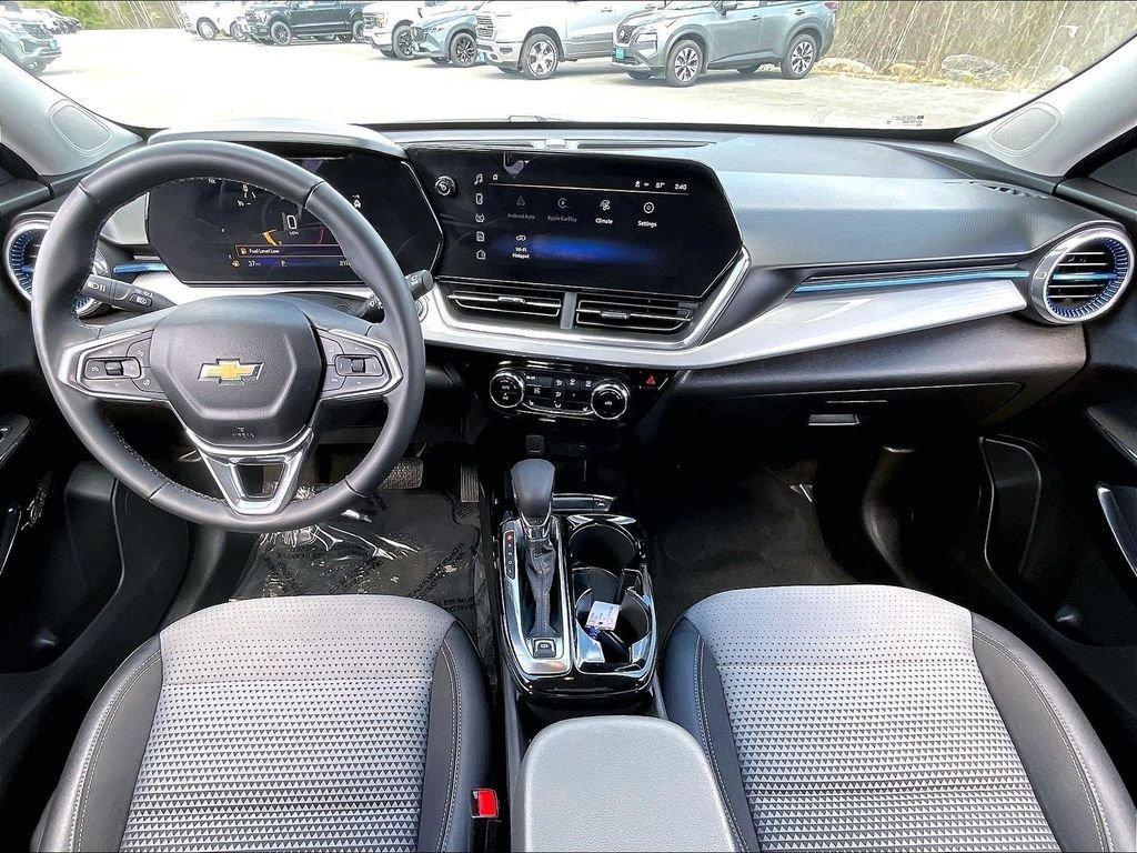used 2025 Chevrolet Trax car, priced at $21,436