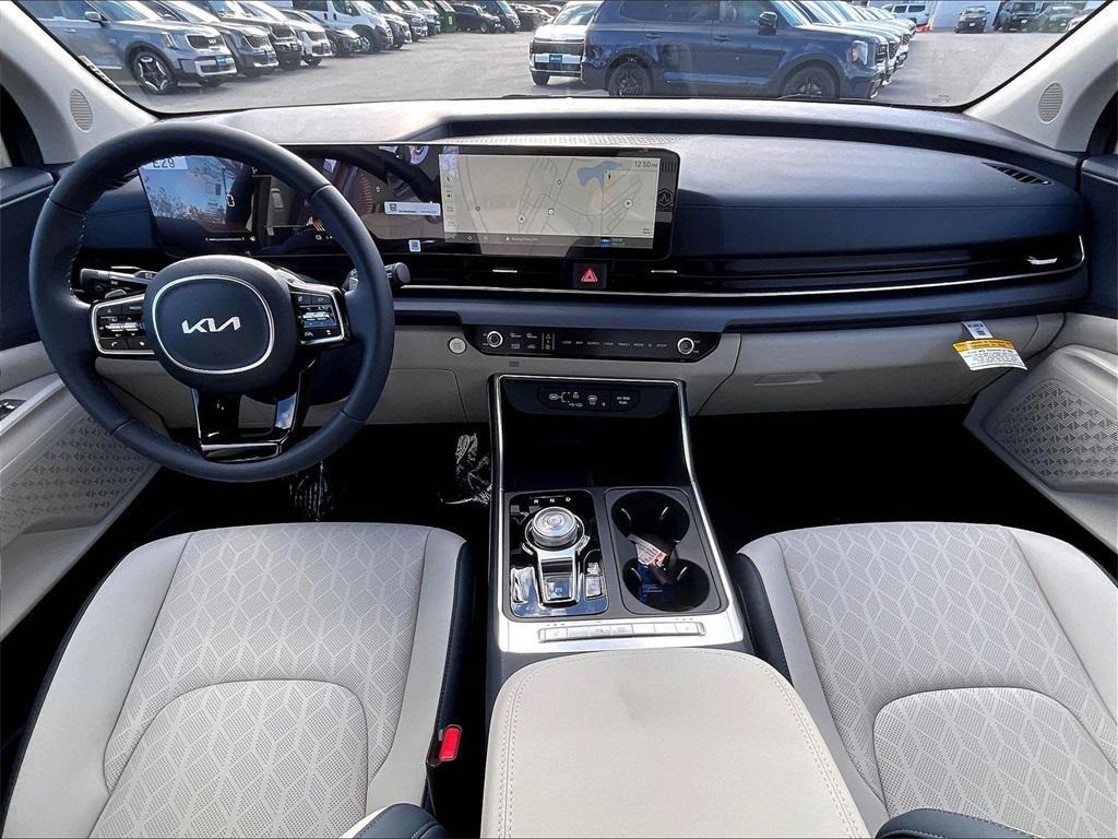 new 2026 Kia Carnival Hybrid car, priced at $42,521