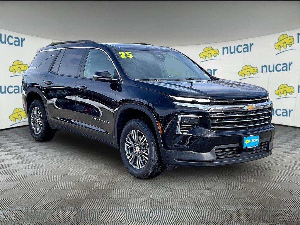 used 2025 Chevrolet Traverse car, priced at $35,684