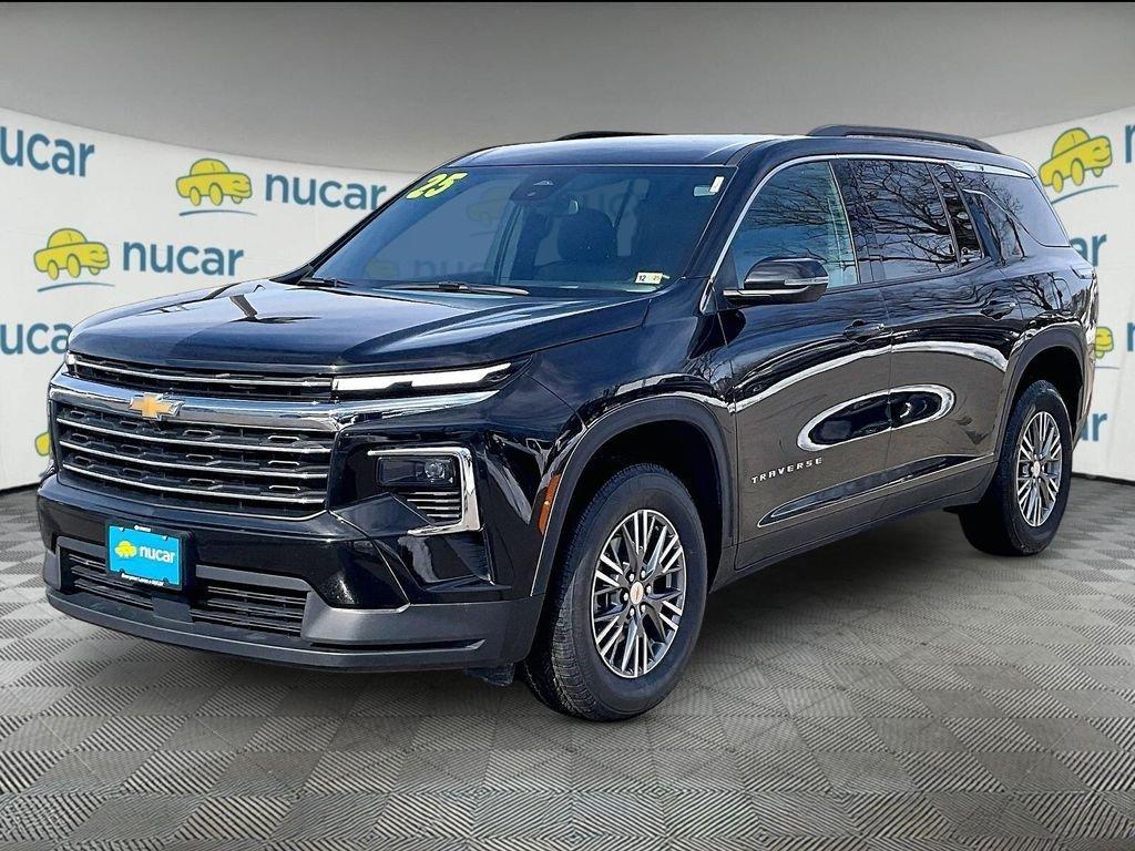 used 2025 Chevrolet Traverse car, priced at $35,684