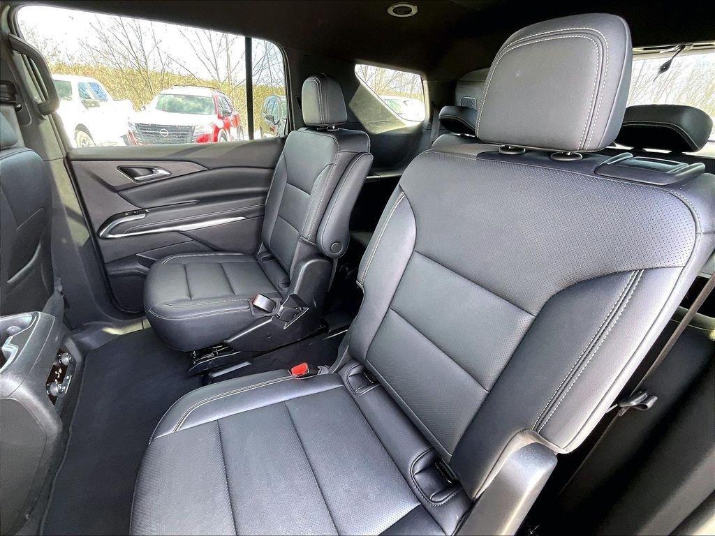 used 2025 Chevrolet Traverse car, priced at $35,684