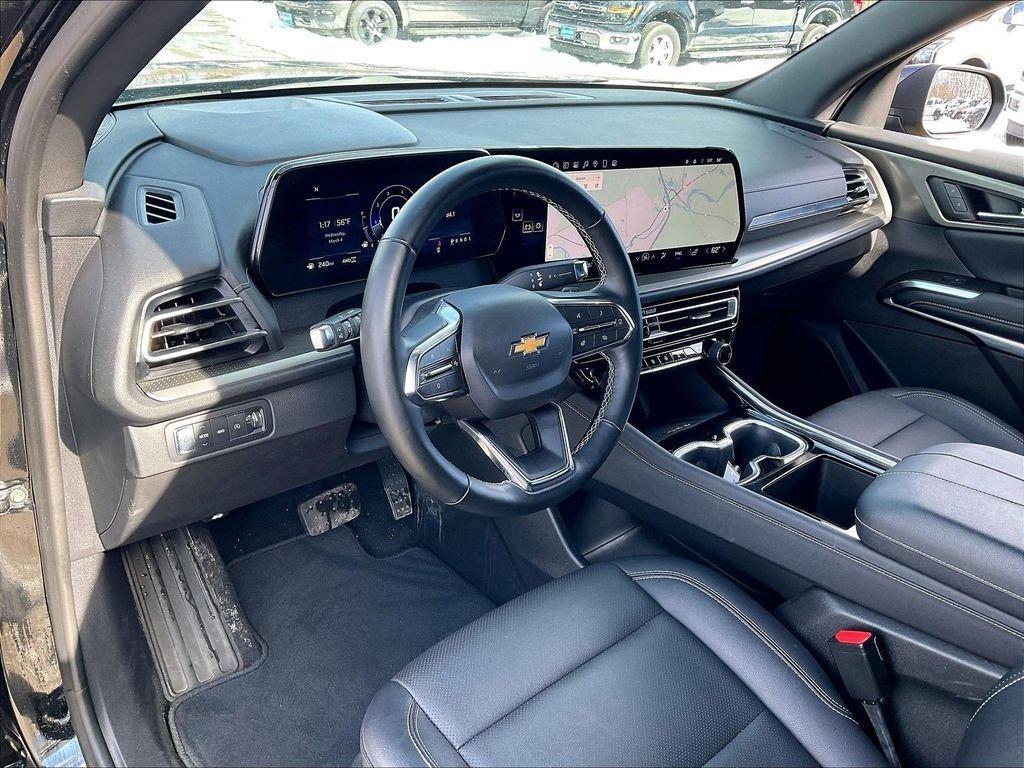 used 2025 Chevrolet Traverse car, priced at $35,684