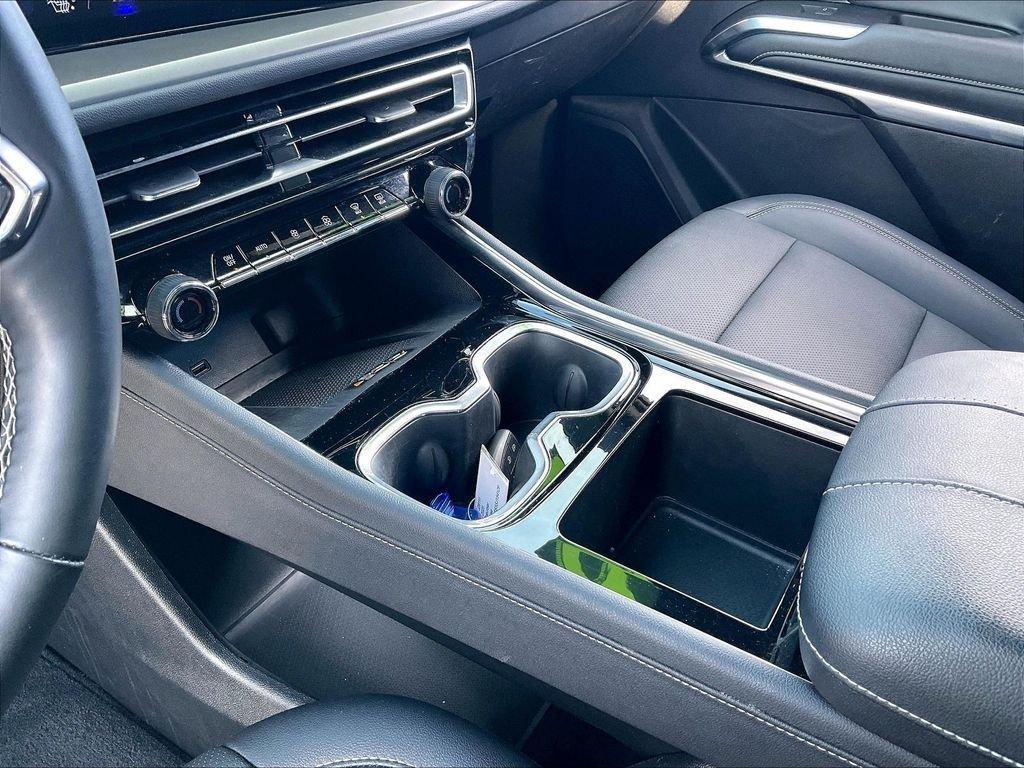 used 2025 Chevrolet Traverse car, priced at $35,684