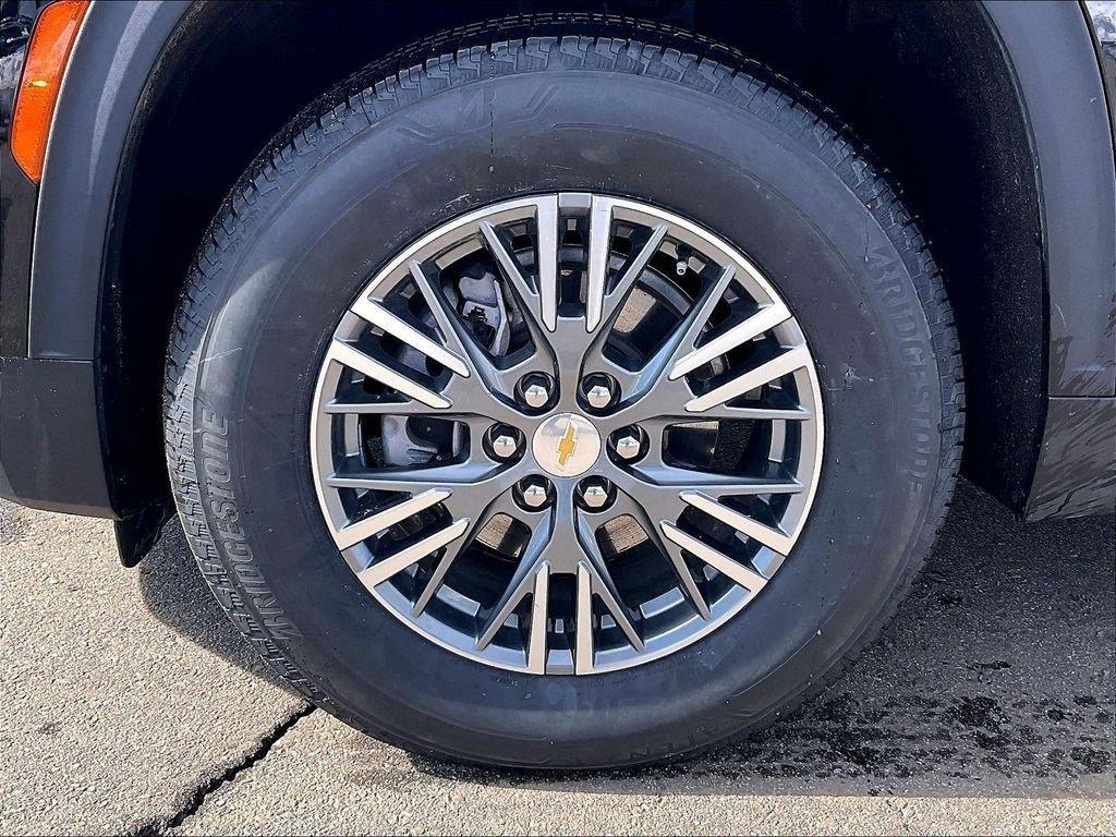 used 2025 Chevrolet Traverse car, priced at $35,684