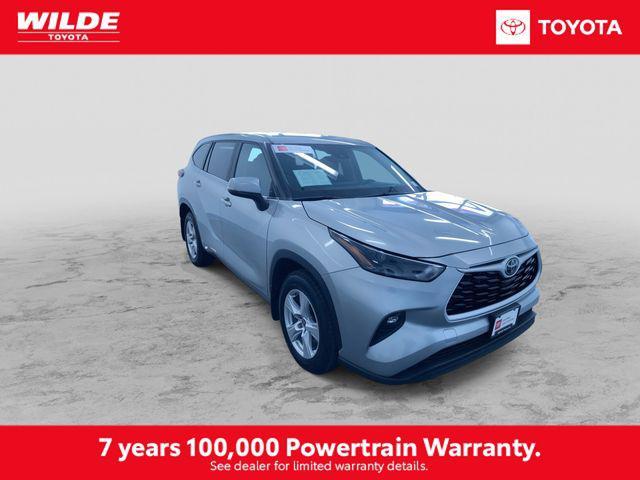 used 2024 Toyota Highlander car, priced at $29,995