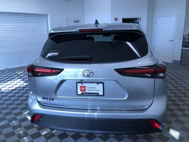 used 2024 Toyota Highlander car, priced at $29,995