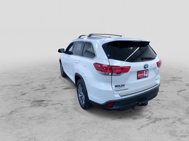 used 2019 Toyota Highlander Hybrid car, priced at $29,988