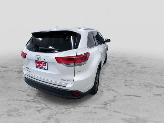 used 2019 Toyota Highlander car, priced at $21,995