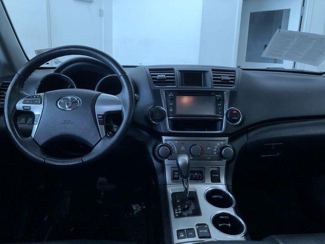 used 2013 Toyota Highlander car, priced at $9,995