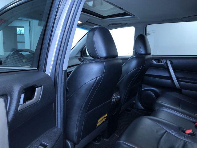 used 2013 Toyota Highlander car, priced at $9,995