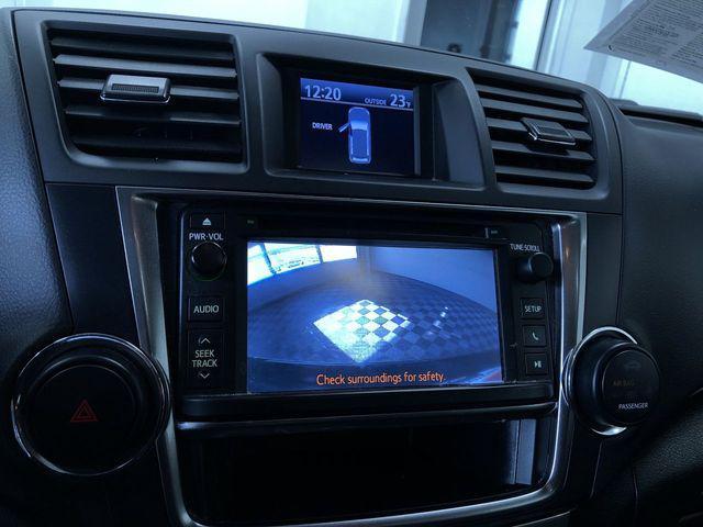 used 2013 Toyota Highlander car, priced at $9,995