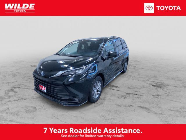 used 2025 Toyota Sienna car, priced at $39,988