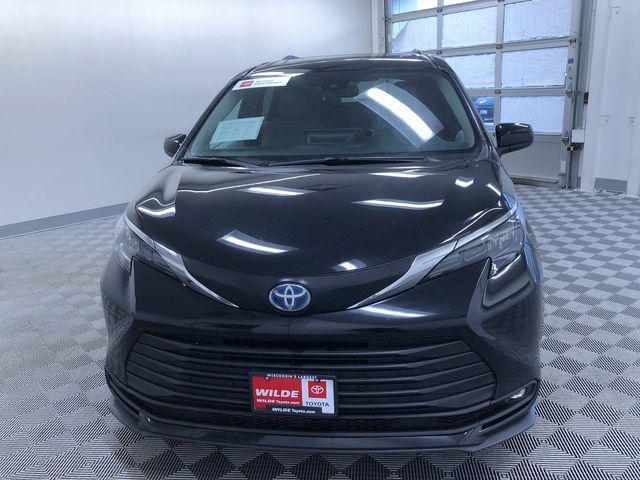 used 2025 Toyota Sienna car, priced at $39,988