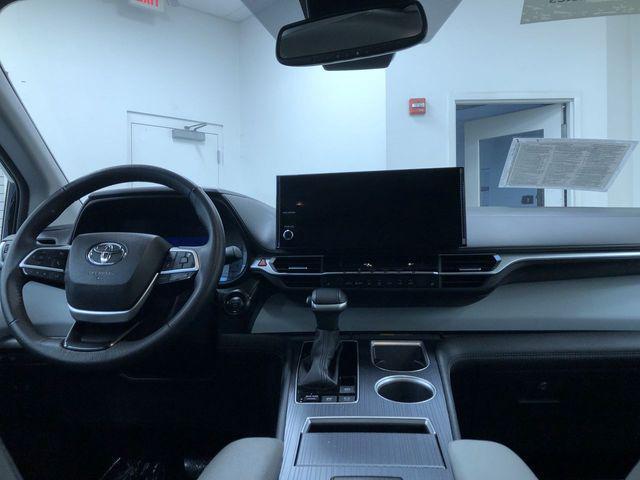 used 2025 Toyota Sienna car, priced at $39,988