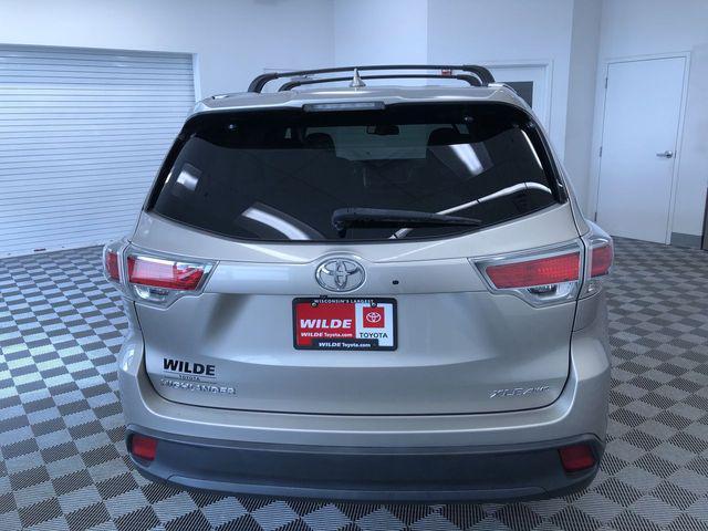 used 2015 Toyota Highlander car, priced at $10,995