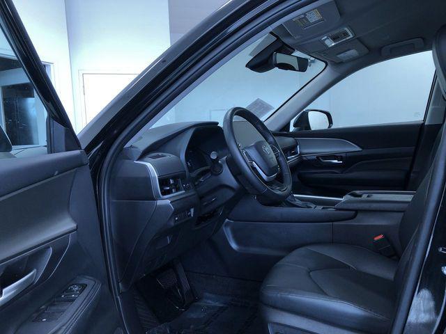 used 2025 Toyota Grand Highlander car, priced at $42,994