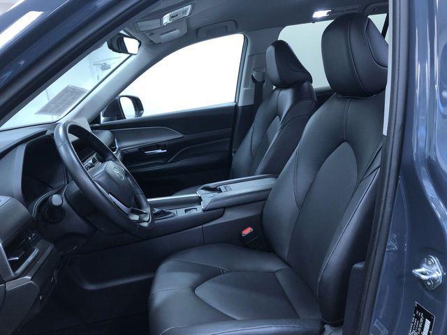 used 2025 Toyota Grand Highlander car, priced at $41,500