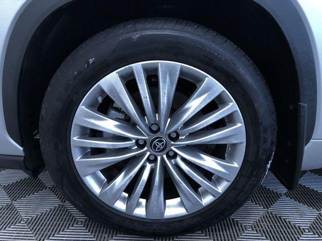 used 2024 Toyota Highlander car, priced at $48,977