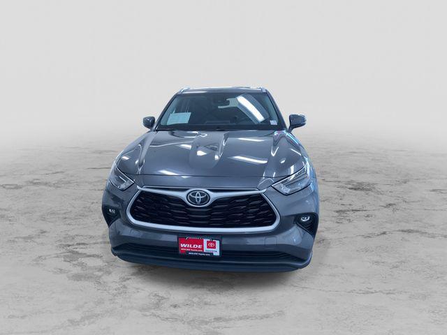 used 2023 Toyota Highlander car, priced at $36,944