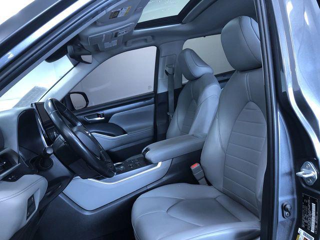 used 2023 Toyota Highlander car, priced at $36,988
