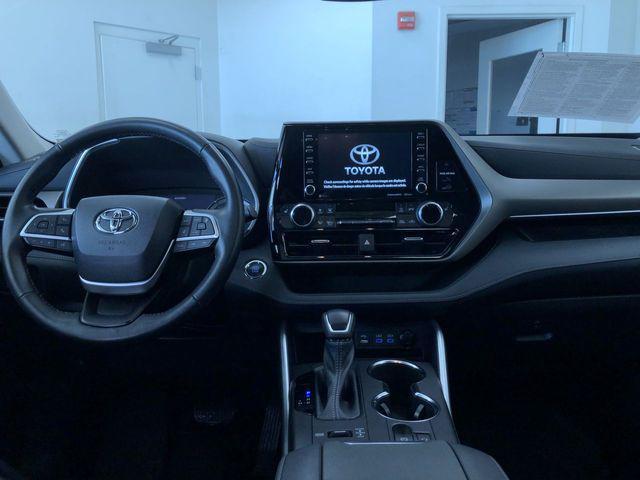 used 2022 Toyota Highlander car, priced at $34,988