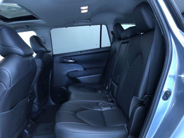 used 2022 Toyota Highlander car, priced at $34,988