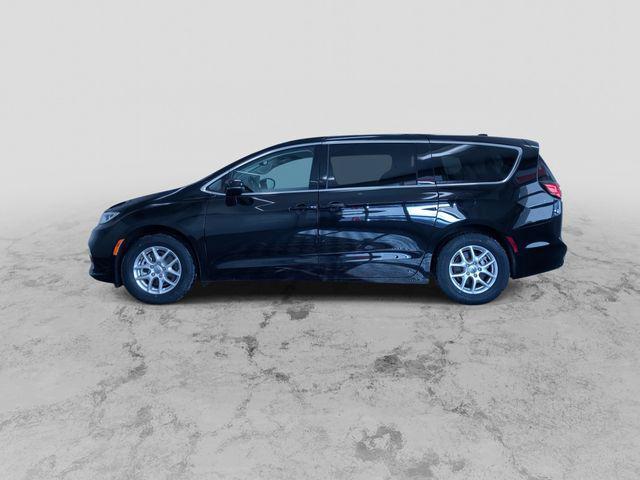 used 2024 Chrysler Pacifica car, priced at $30,994