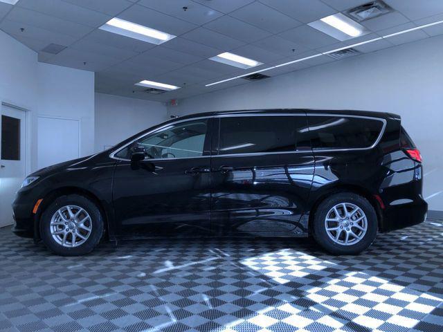 used 2024 Chrysler Pacifica car, priced at $30,994