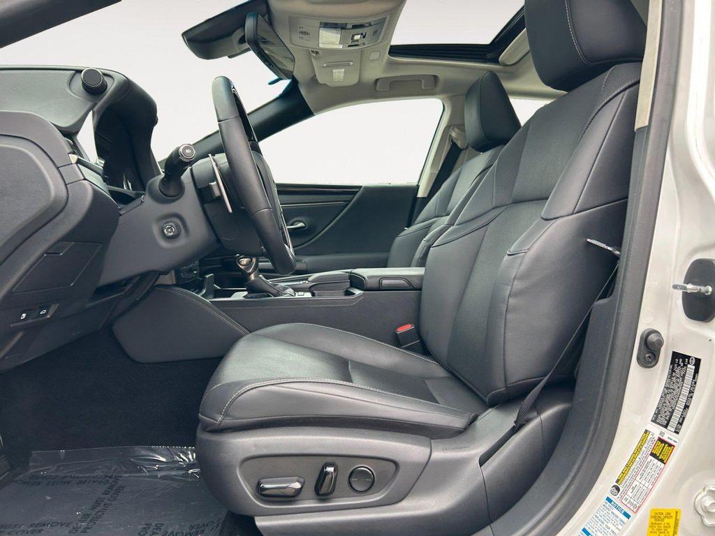 used 2021 Lexus ES 250 car, priced at $31,900