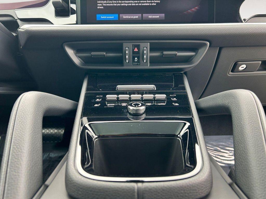 used 2025 Porsche Cayenne car, priced at $86,000