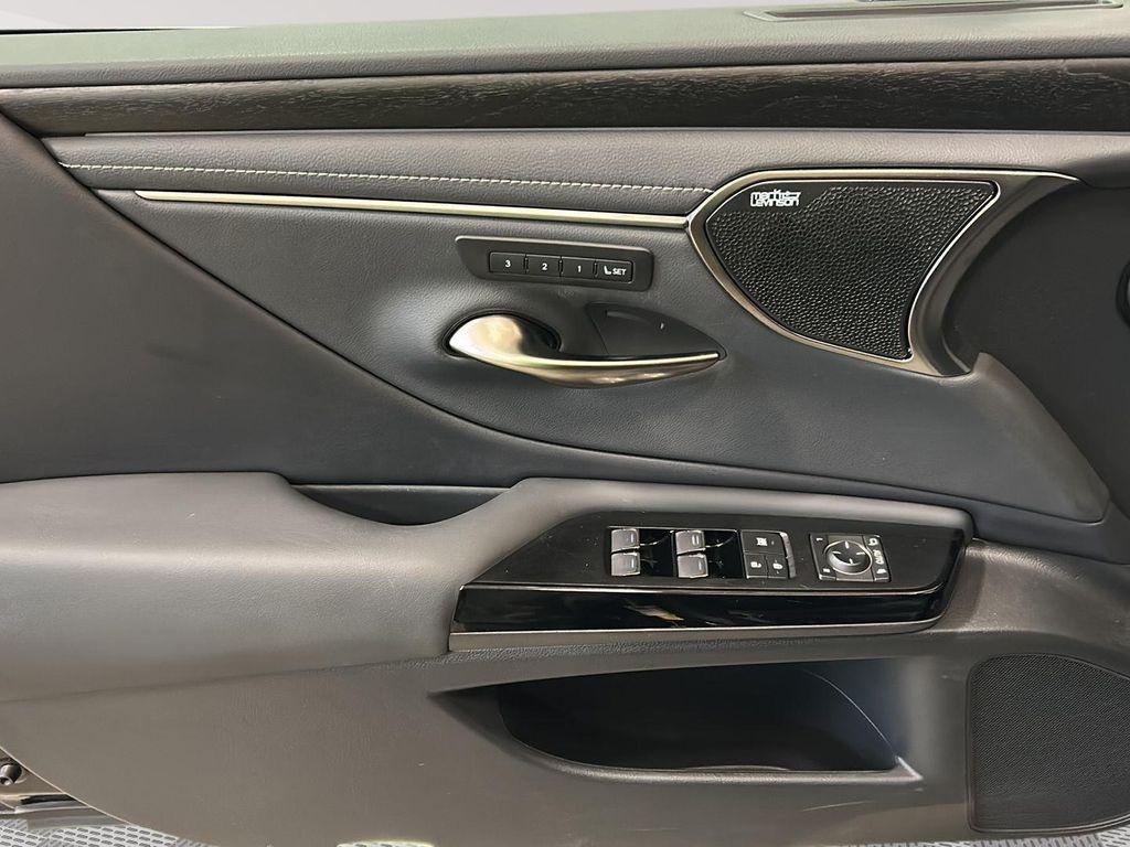 used 2025 Lexus ES 300h car, priced at $49,400