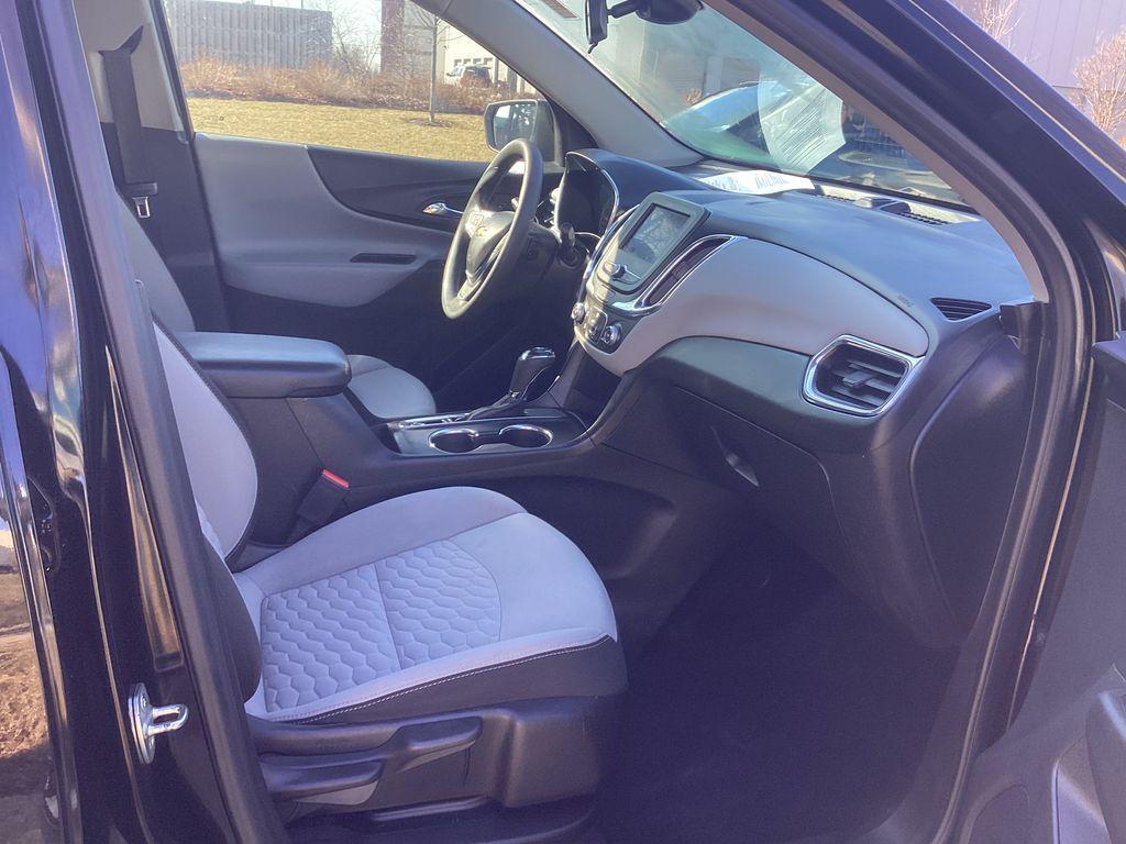 Mosaic Black Metallic 2020 Chevrolet Equinox LS