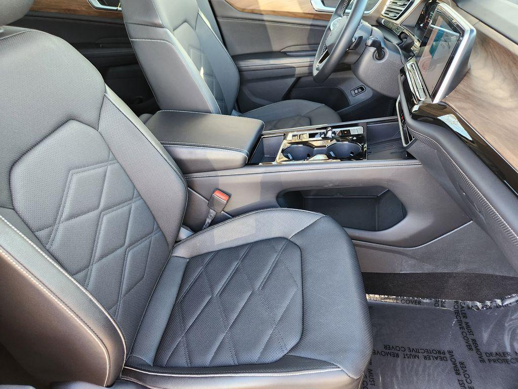 used 2025 Volkswagen Atlas car, priced at $31,298