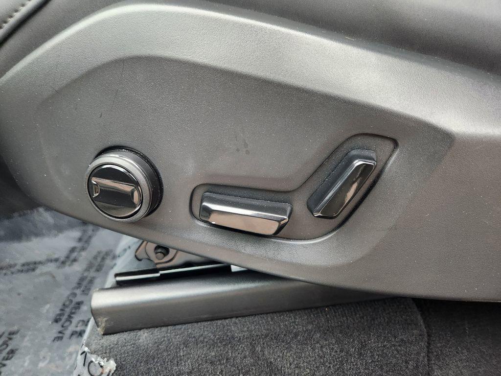 new 2025 Volvo XC90 car, priced at $58,294